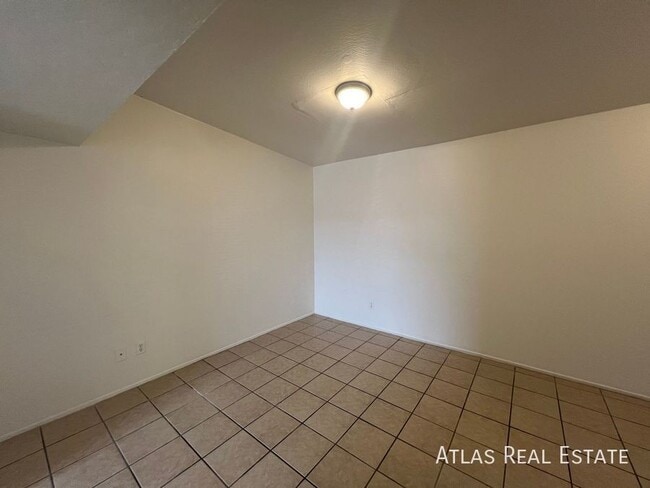 Building Photo - 40 N Westmoreland Ave