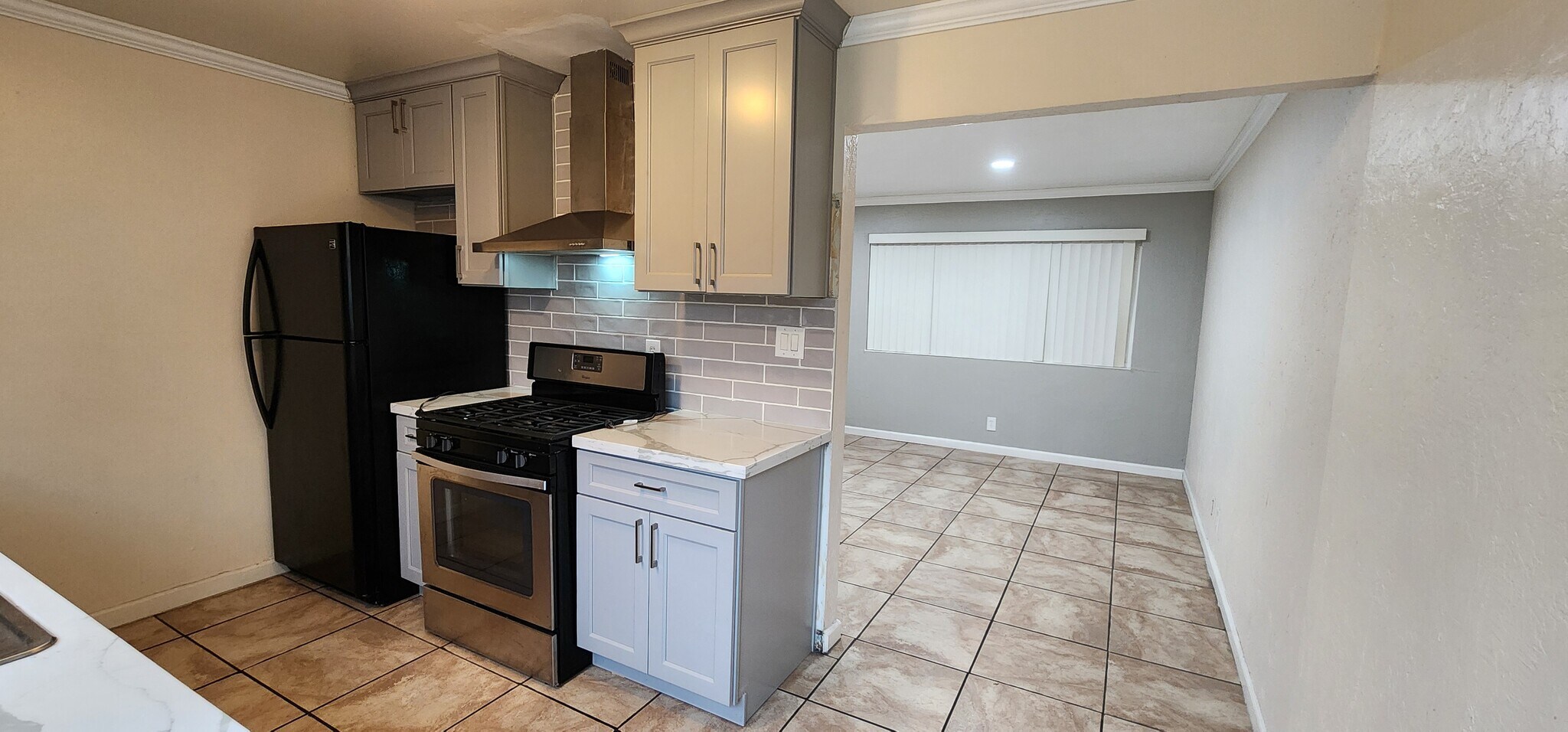 Building Photo - 845 Apgar St