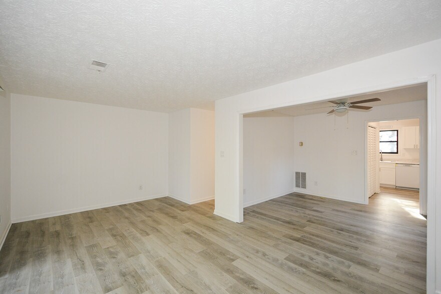 Building Photo - 1314 N Lea Ct SE
