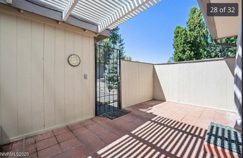 Building Photo - 850 Travis Dr