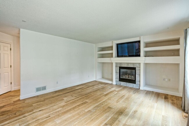 Building Photo - Absolutely Stunning 4 Bedroom Home in Mariana Butte