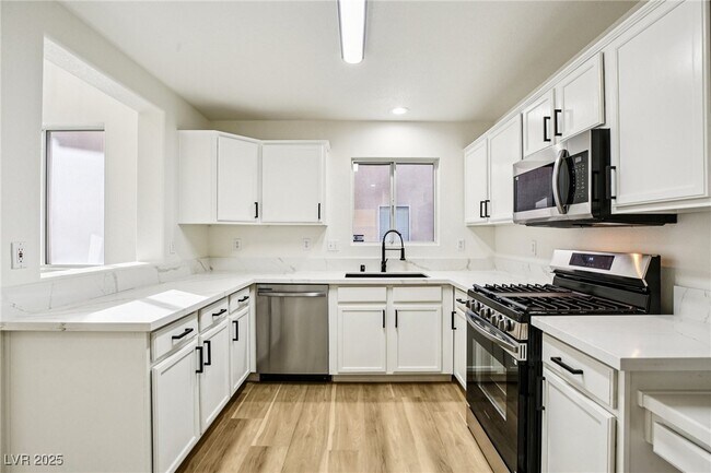 Building Photo - 6027 Riflecrest Ave