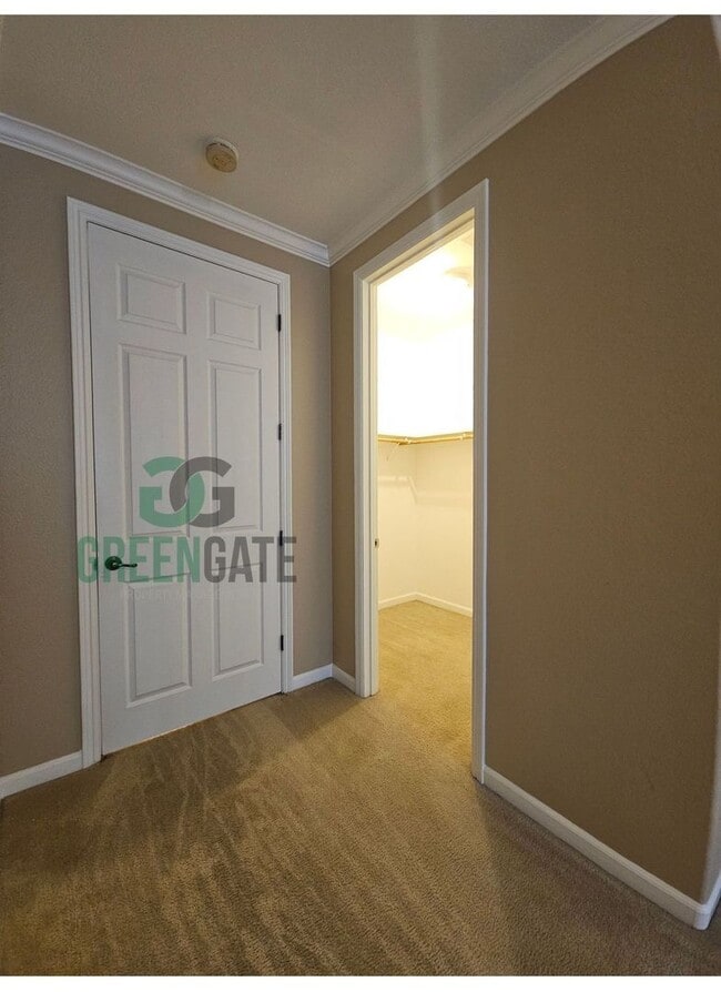 Building Photo - Spacious 4 Bedroom 3 Bath in Patterson! AV...