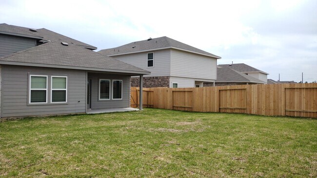 Building Photo - 24315 Saddlestone Green Dr
