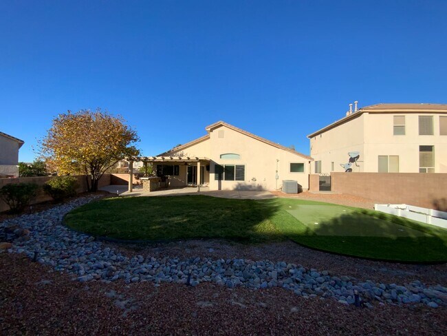 Building Photo - 4 Bedroom Single Story Home Available in C...