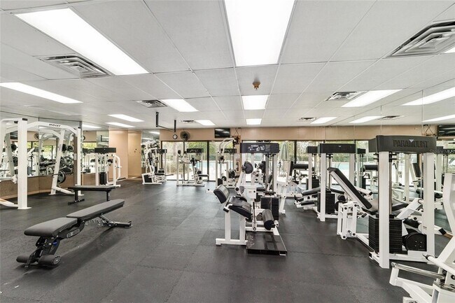 Building Photo - 1706 SW 27th St