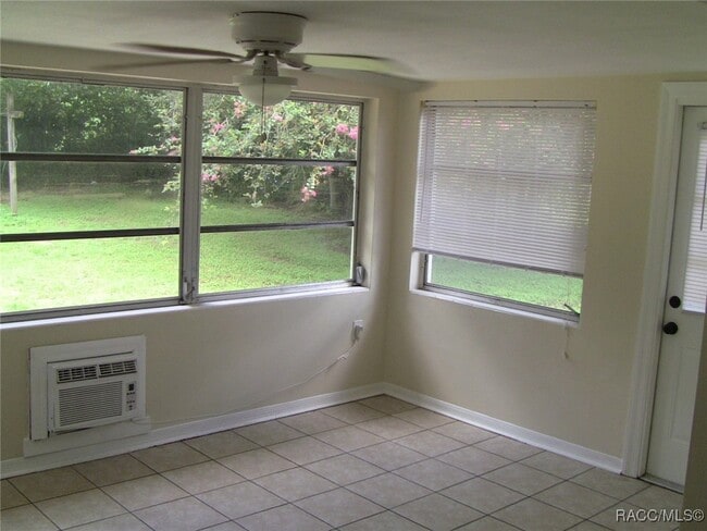 Building Photo - 2 Esskay St