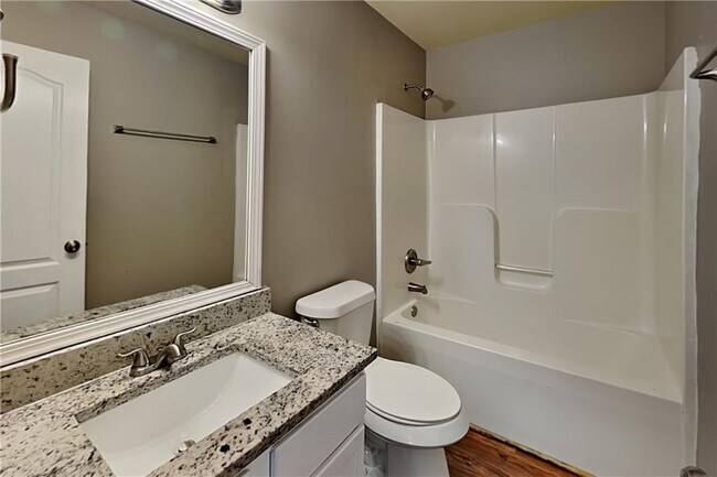 Building Photo - 6430 Queensdale Dr