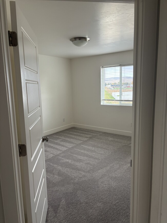 Building Photo - 3420 E Guila Dr