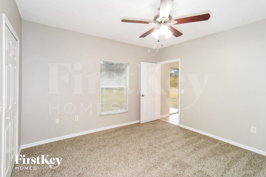 Building Photo - 1164 Schumann Dr