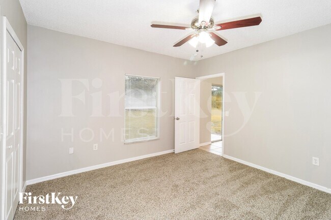 Building Photo - 1164 Schumann Dr