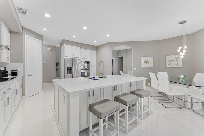 Building Photo - 9919 Royal Cardigan Way