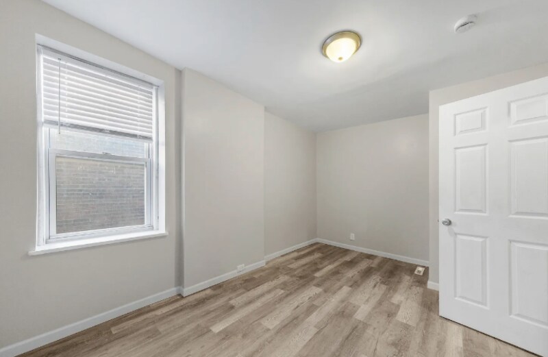 Building Photo - 3325 Itaska St