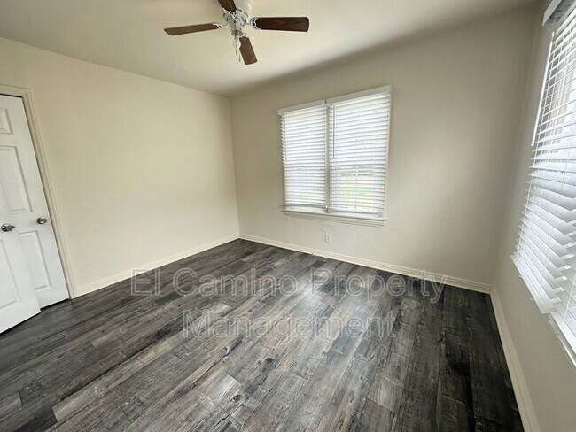 Building Photo - 8725 Dalton Ave