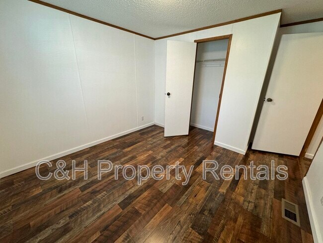 Building Photo - 930 N 23rd St