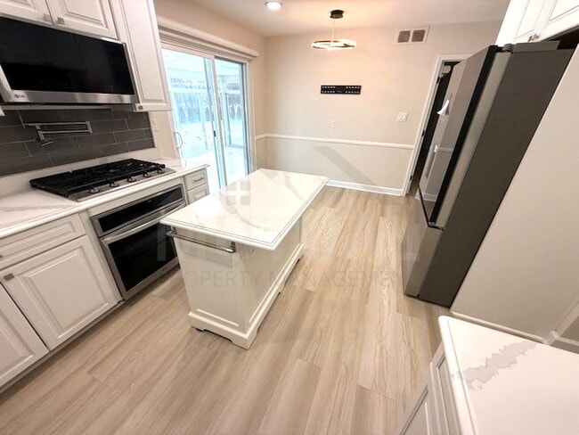 Building Photo - 23838 Barfield St