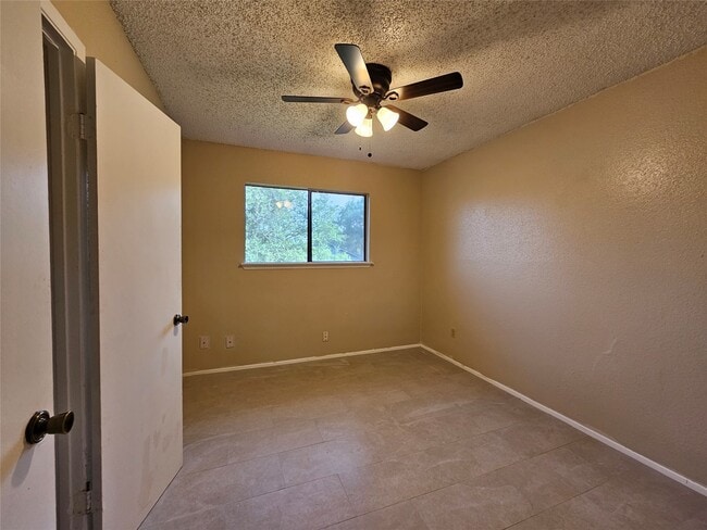 Building Photo - 10531 Golden Meadow Dr