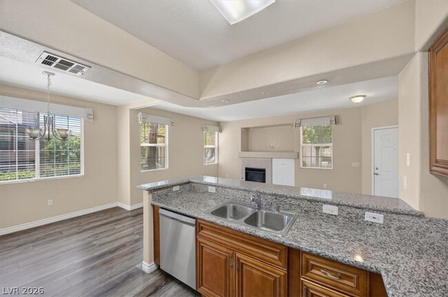 Building Photo - 9901 Trailwood Dr