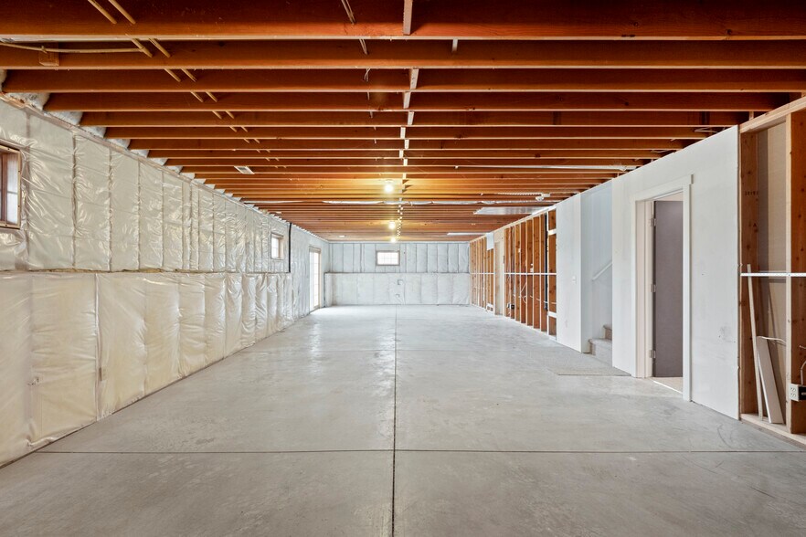 Building Photo - 5704 W Garden Springs Rd