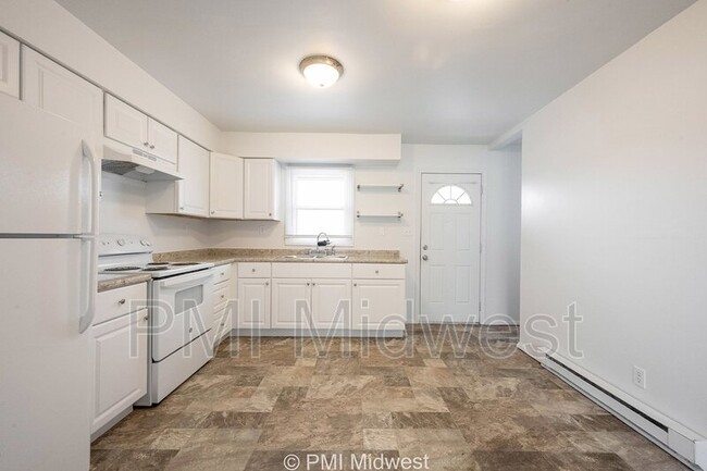 Building Photo - 4881 300W