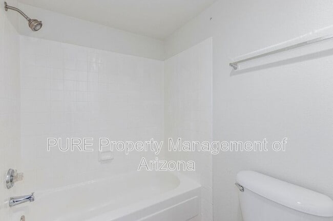 Building Photo - 5995 N 78th St