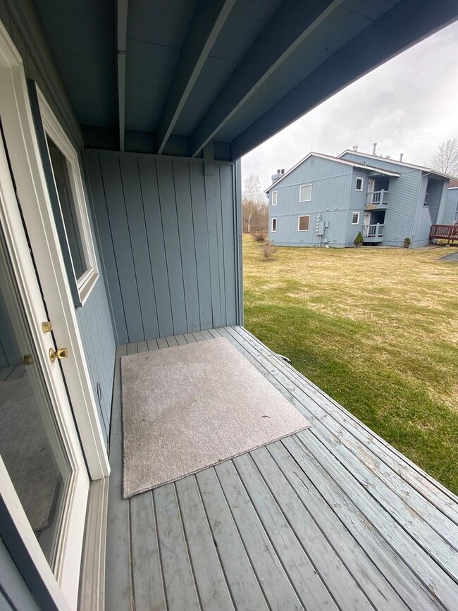 Building Photo - Well maintained (1) bedroom, (1) bathroom ...