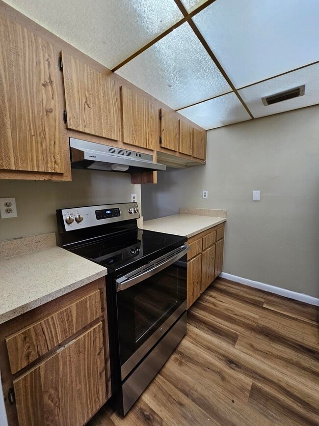 Building Photo - 1950 N Congress Ave