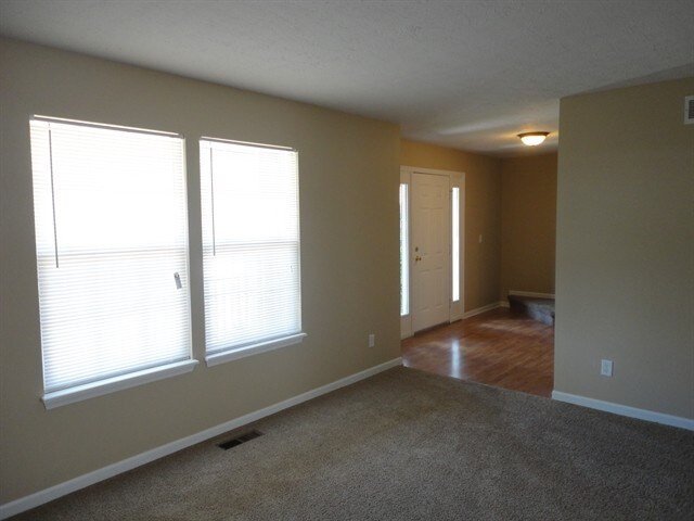 Building Photo - 1777 Woodstock Dr