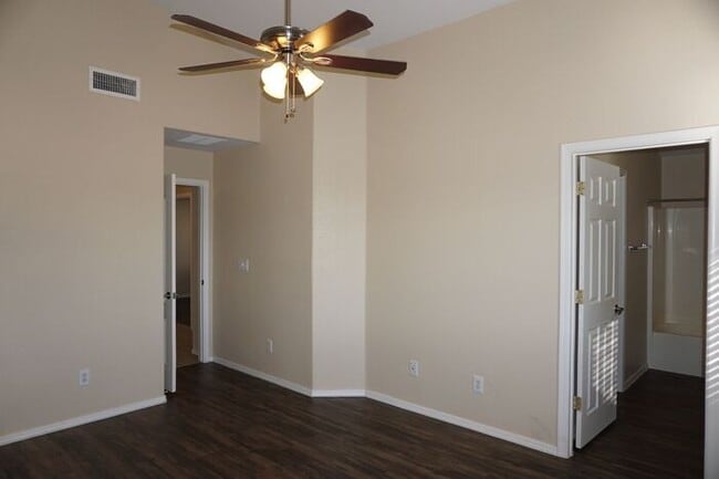 Building Photo - Popular Location, 3Bdm 2Ba Home