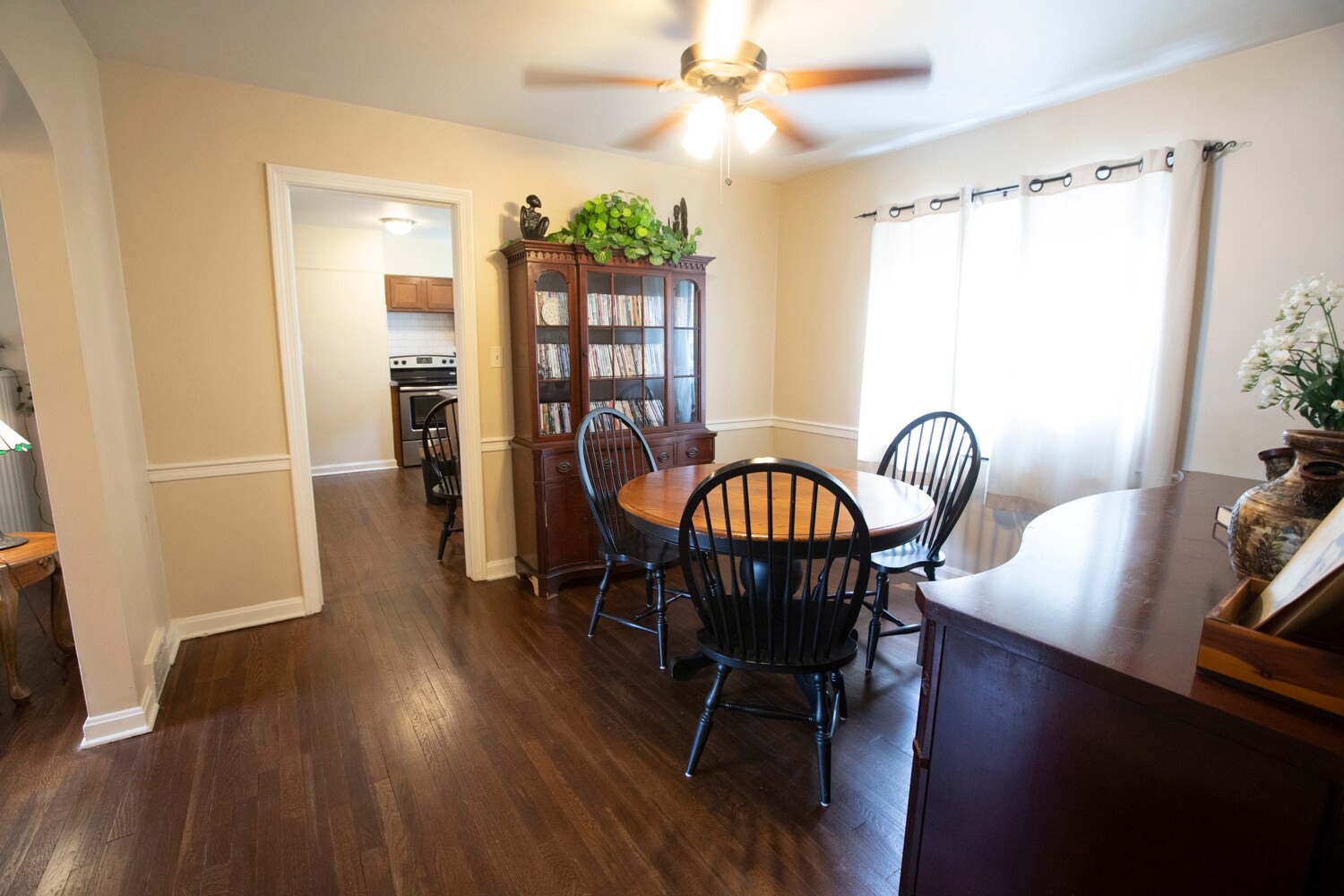 Dining - 141 N. Rose Blvd