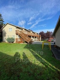 Building Photo - 717 Cedar Ave