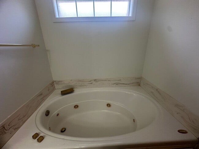 Building Photo - Tartan Pines Subdivision! Golf Course Comm...