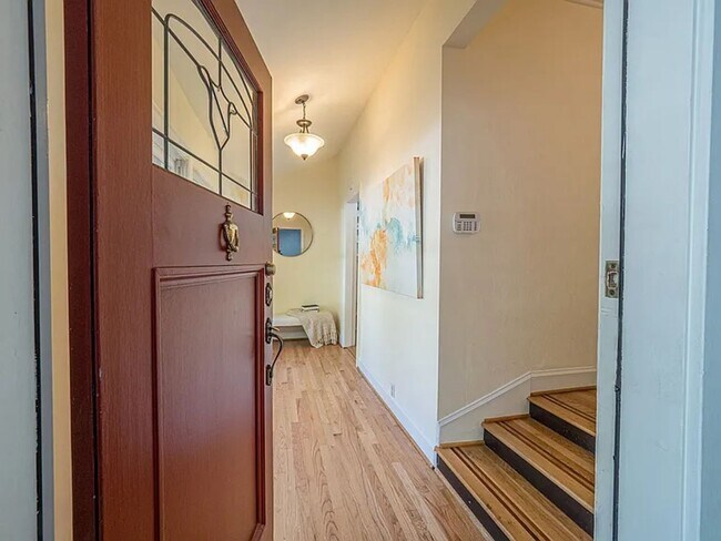 Building Photo - Breathtaking Elliott Bay Views & Sunset Serenity—Steps to Alki Beach!