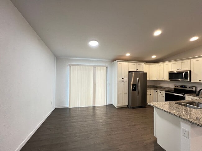 Building Photo - BEAUTIFUL 3 BD/2BA Home in Ocklawaha!!