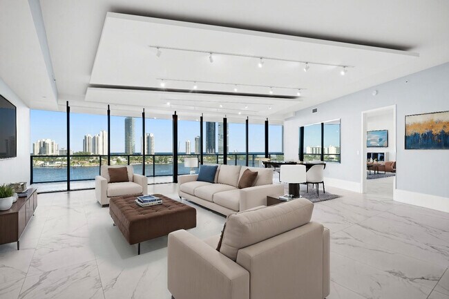 Building Photo - 5500 Island Estates Dr