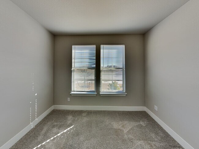 Building Photo - 5716 Labelle Trail
