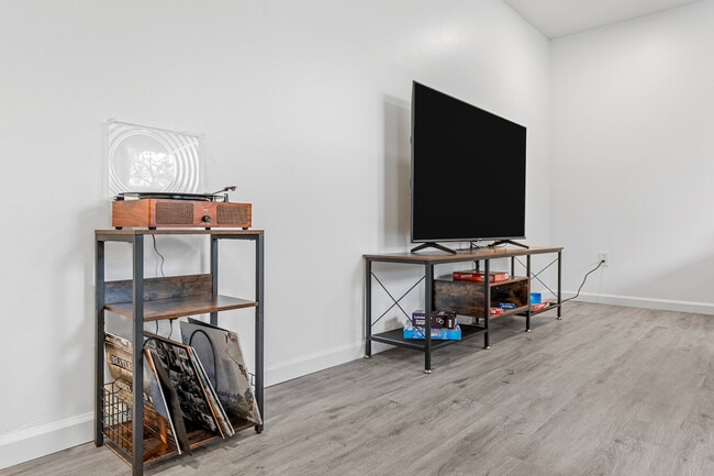 Building Photo - 2662 Smoke View Dr