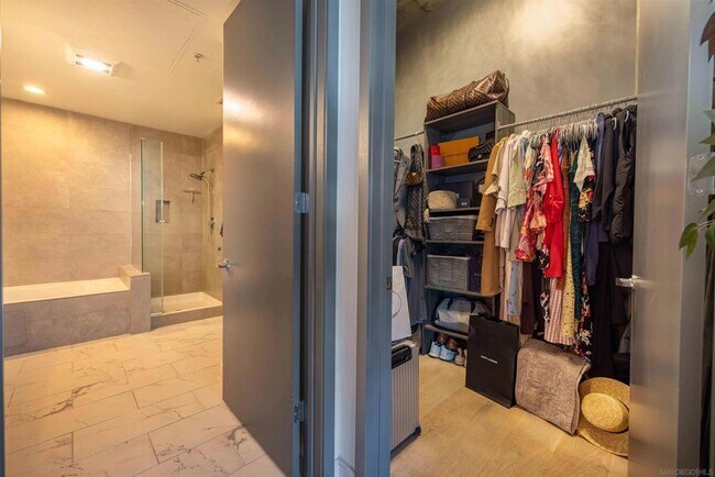 Building Photo - 1050 Island Ave