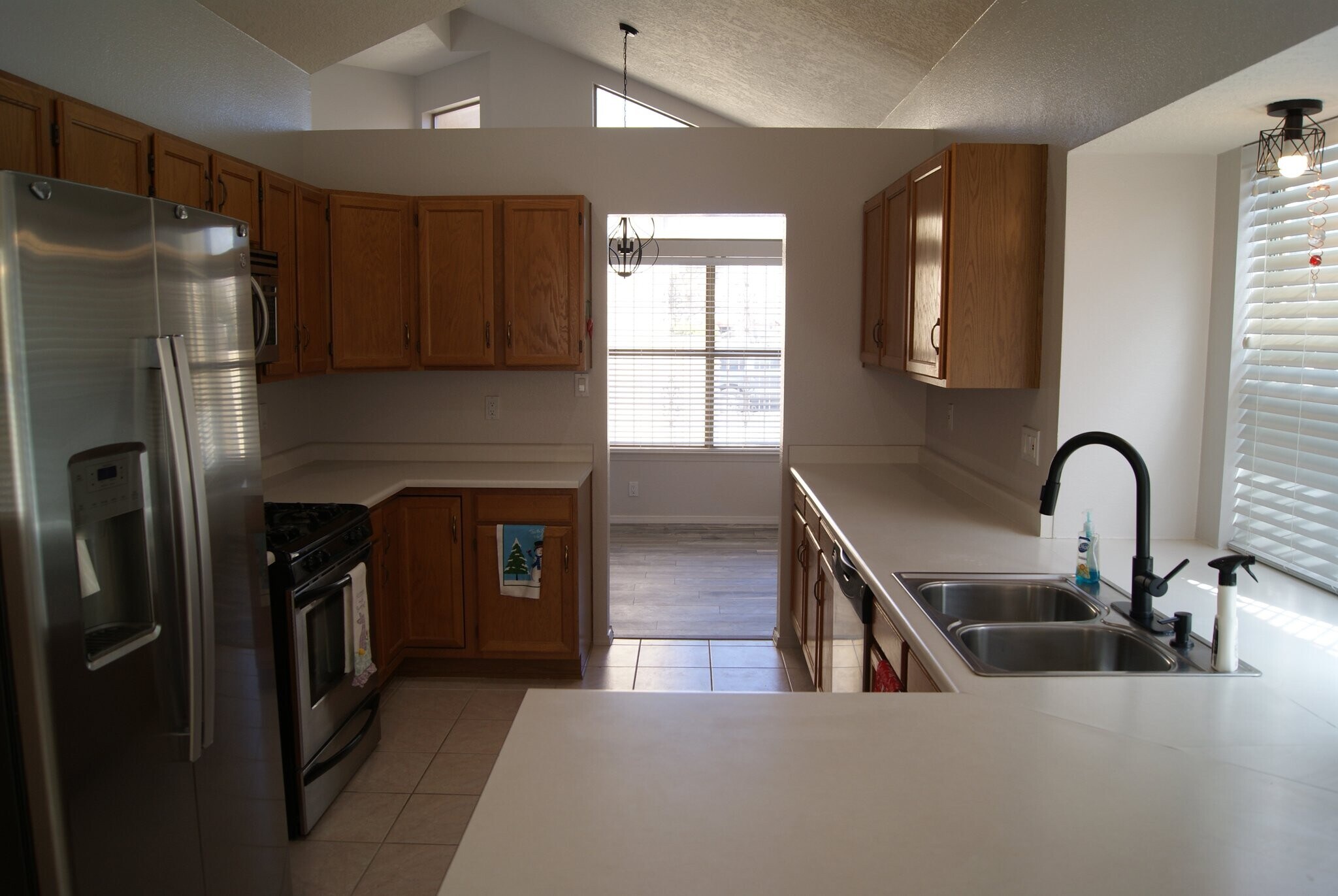 Building Photo - 10728 Academy Ridge Rd NE