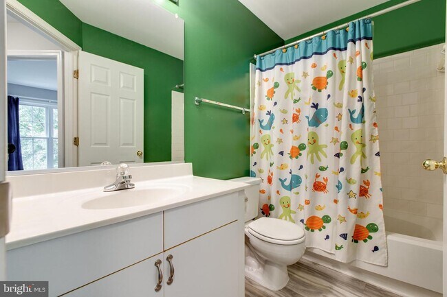 Building Photo - 6213 Stratford Ct