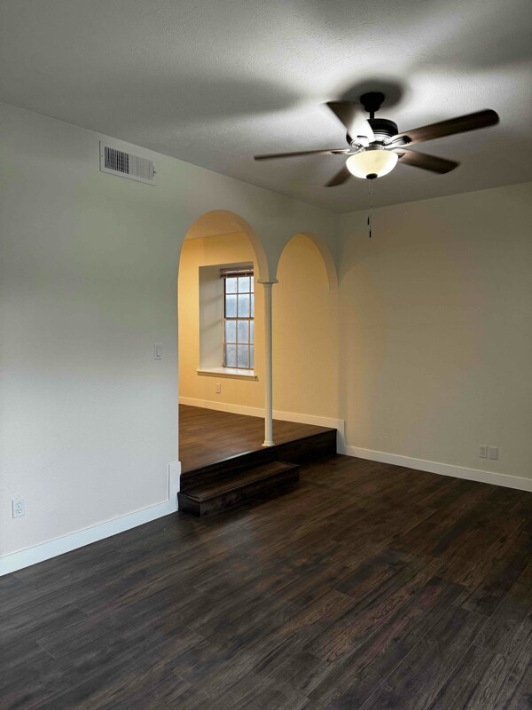 Building Photo - 170 De Chantle Rd