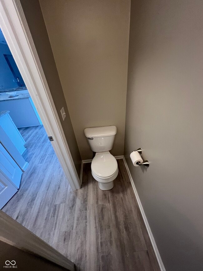 Building Photo - 344 W Columbine Ln