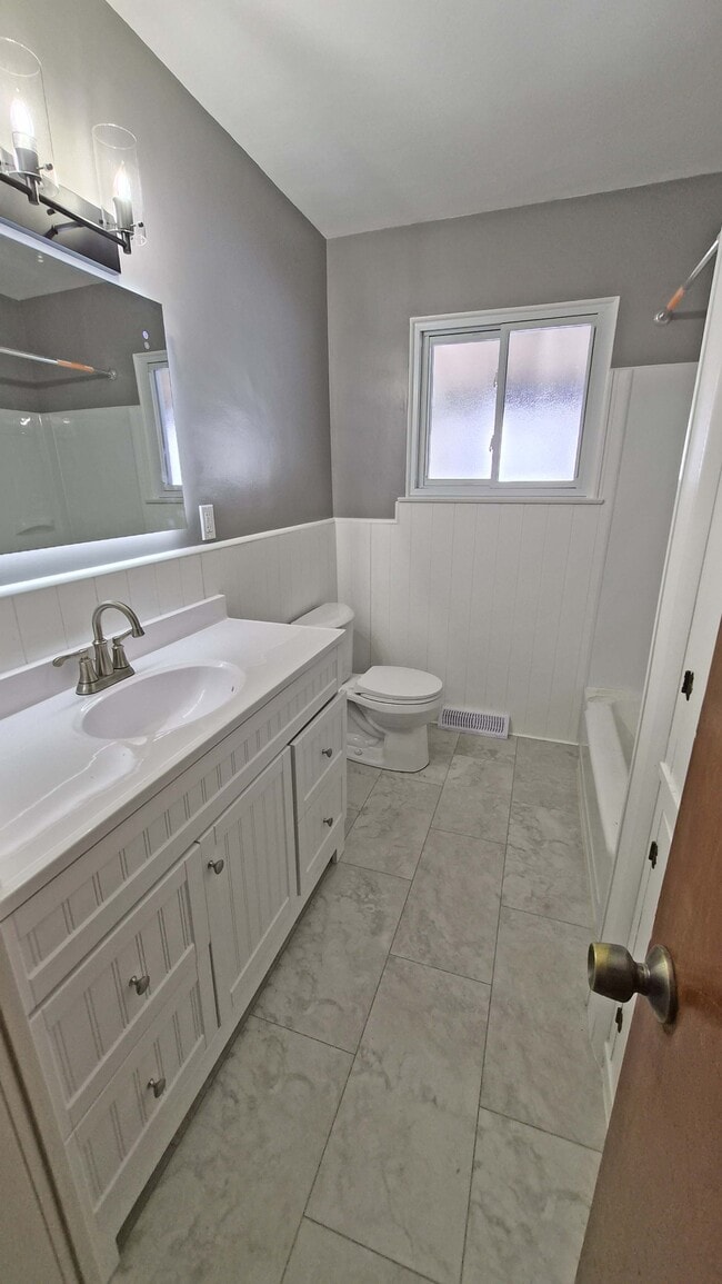 Building Photo - 2689 Sierra Dr