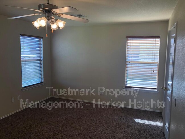 Building Photo - 4705 Golden Gate Dr