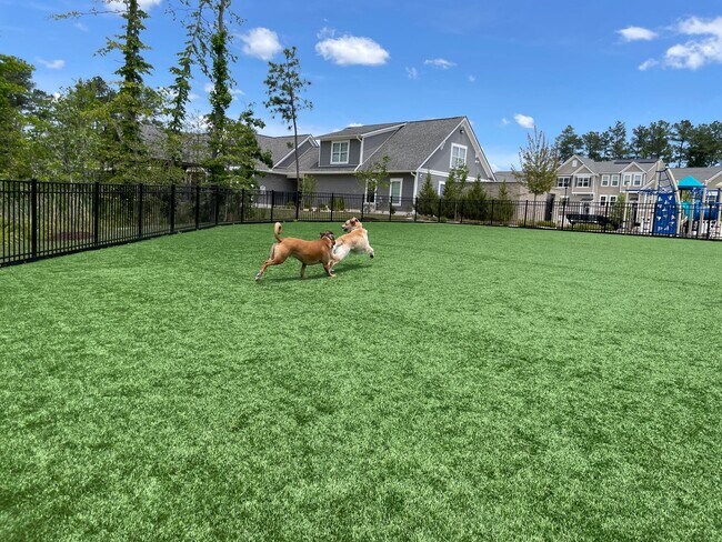 Building Photo - Willet | 4 Bed 3.5 Bath | Garage | 2287 sf | $3120 - $3432 | 8, 9, 13, 14, and 15 month lease terms