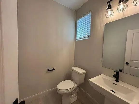 Building Photo - "Spacious 4-Bed, 3.5-Bath Gem with 2,359 Sq Ft of Comfort in Scenic St. George!"