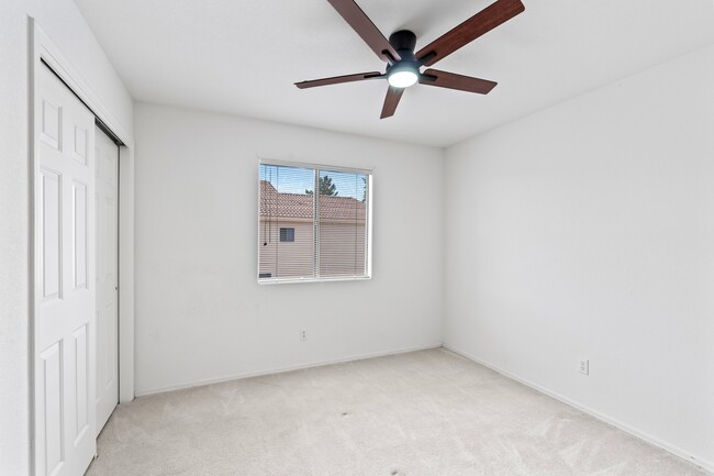 Building Photo - 8838 E La Palma Dr