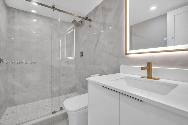 Building Photo - 18181 NE 31st Ct