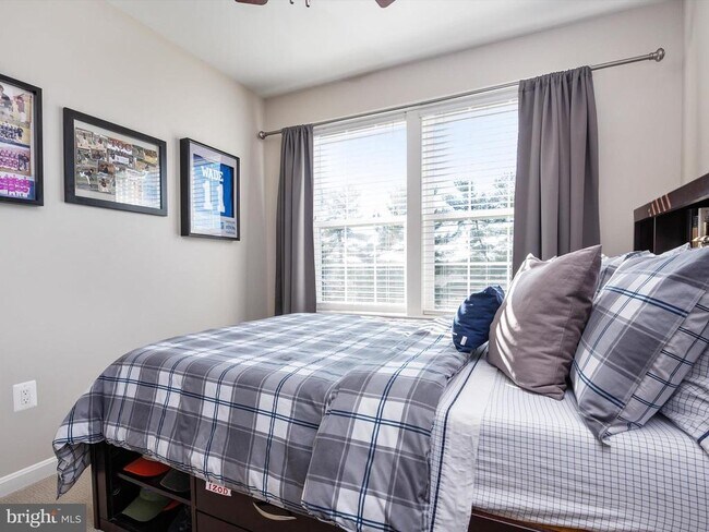 Building Photo - 1047 Ironwood Ln