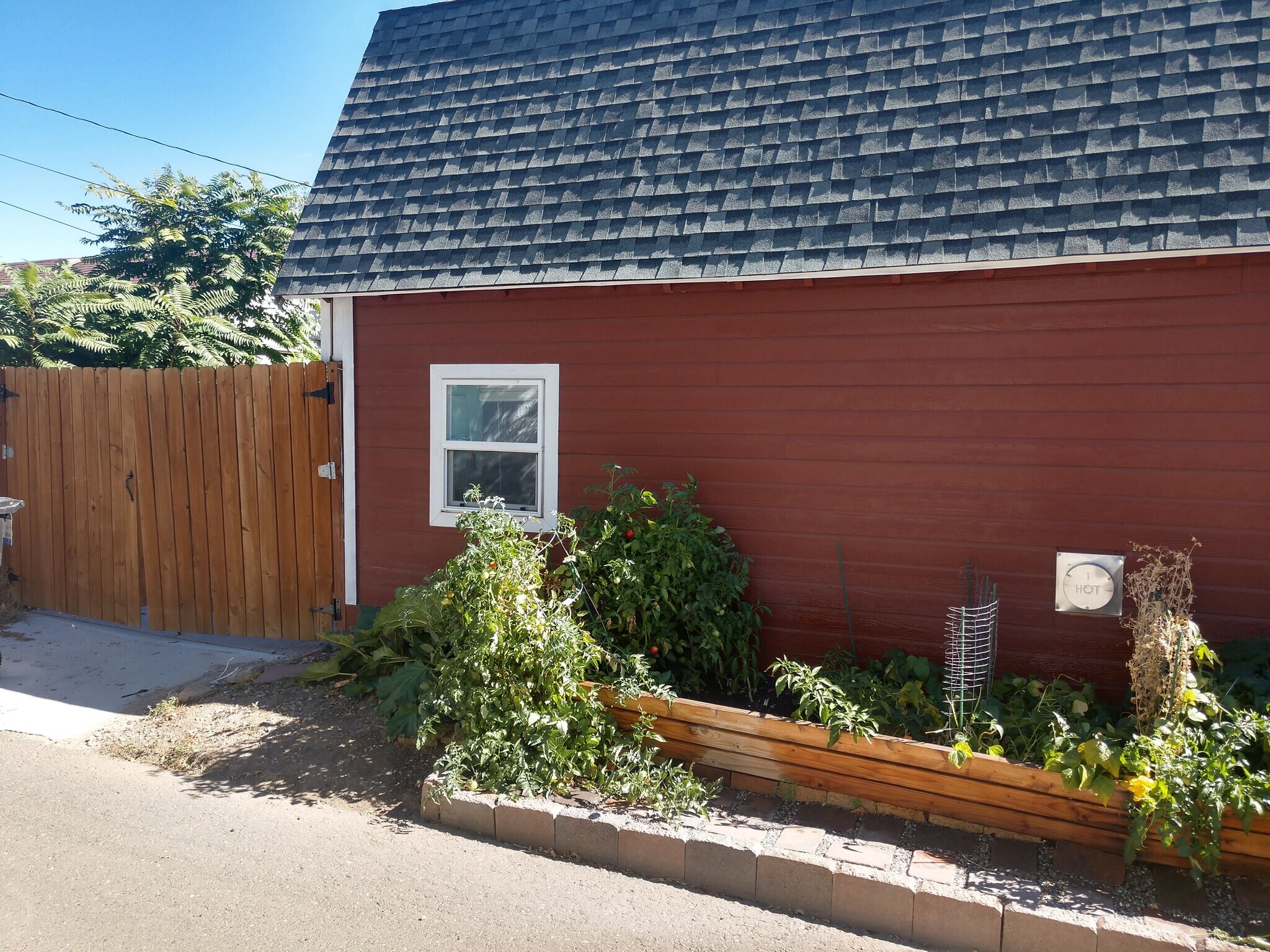 Building Photo - 7655 E 19th Ave